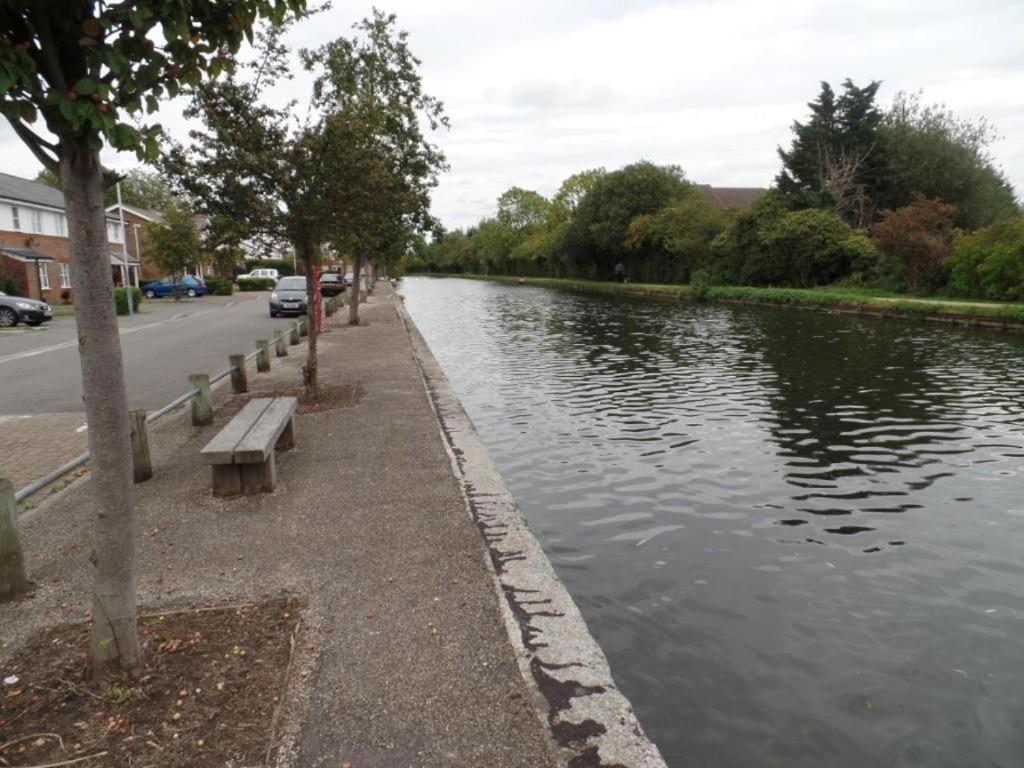 Single Room Only For One Adult Southall Exterior foto